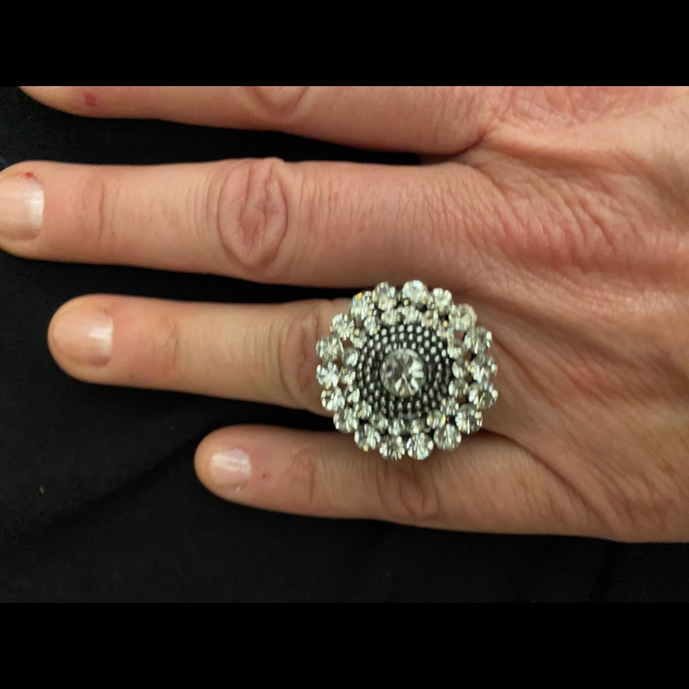 Fashion ring